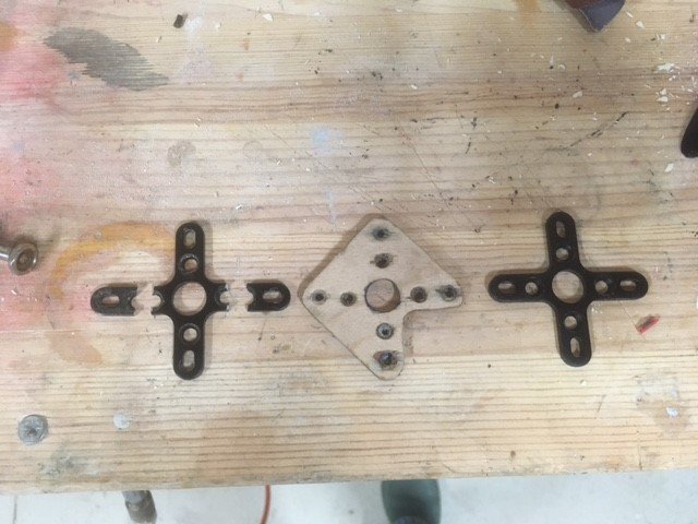 croix moteur.jpg