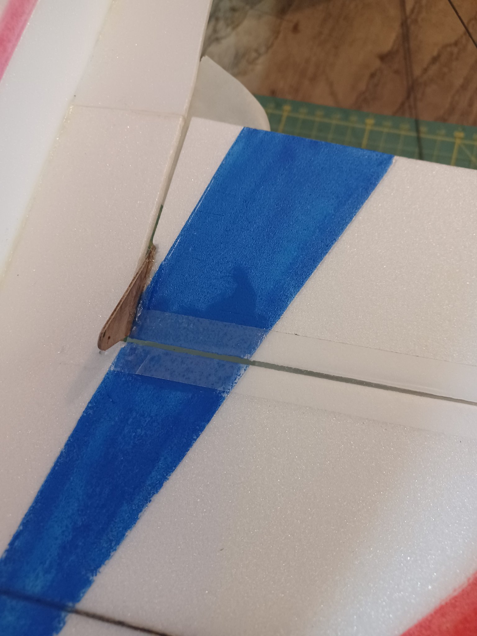 guignol d'aileron.jpg