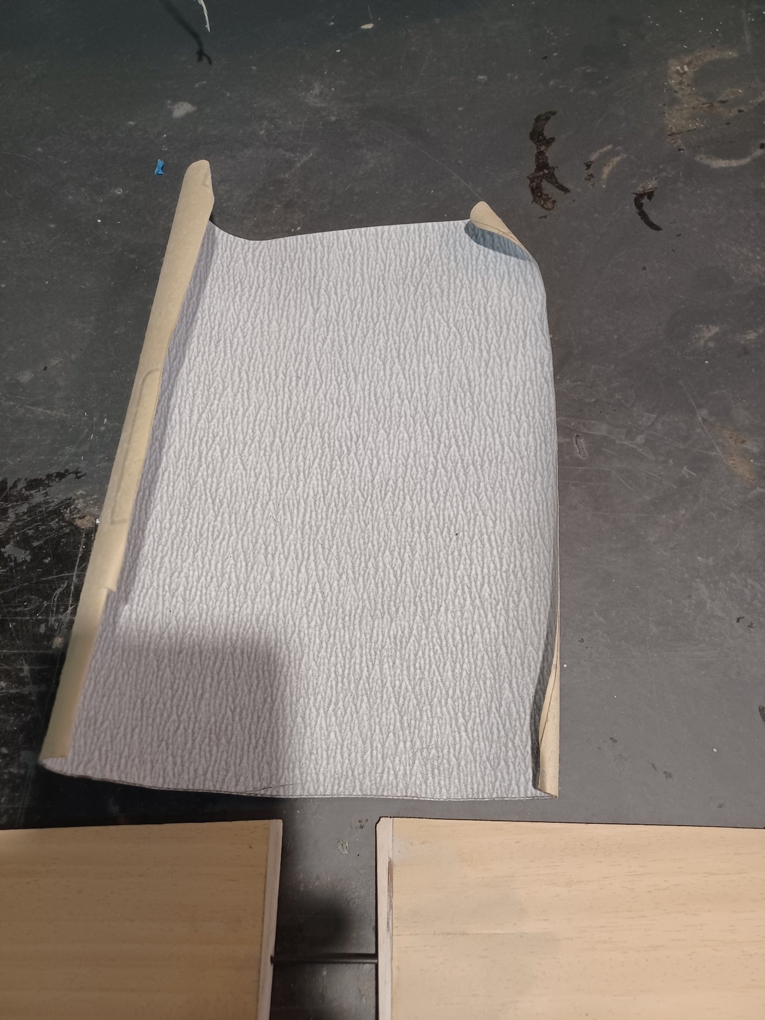 papier de ponçage.jpg