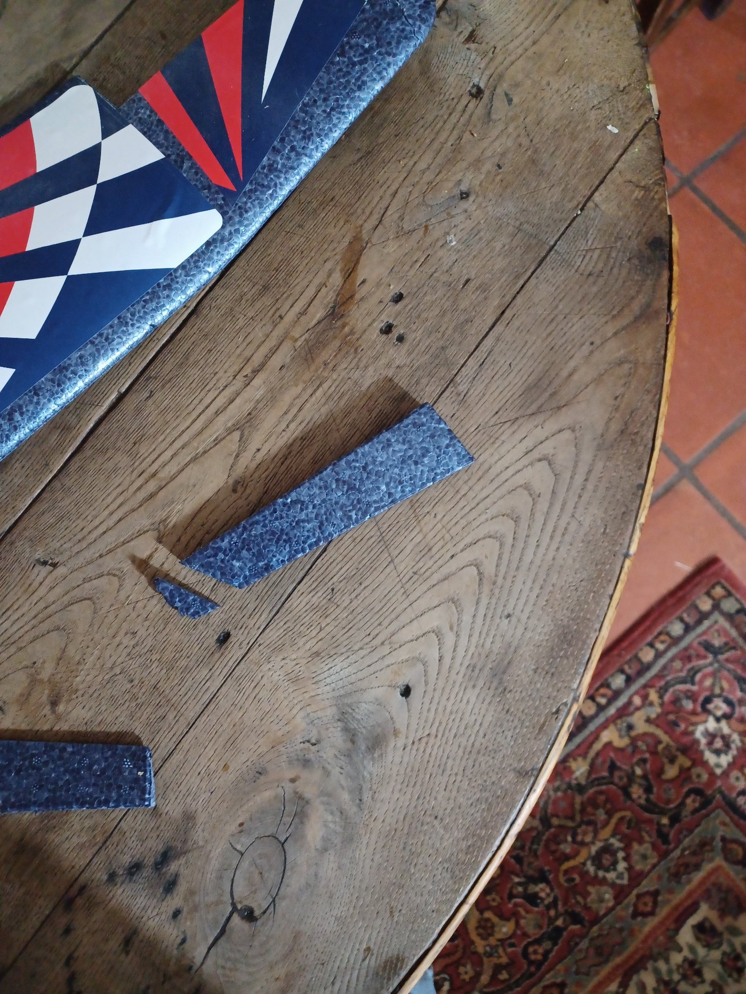 decoupe gouverne ailerons.jpg