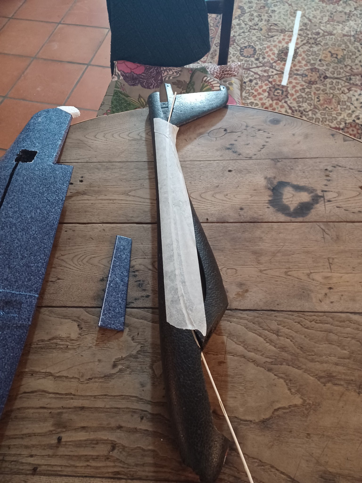 protection fuselage lors du collage.jpg