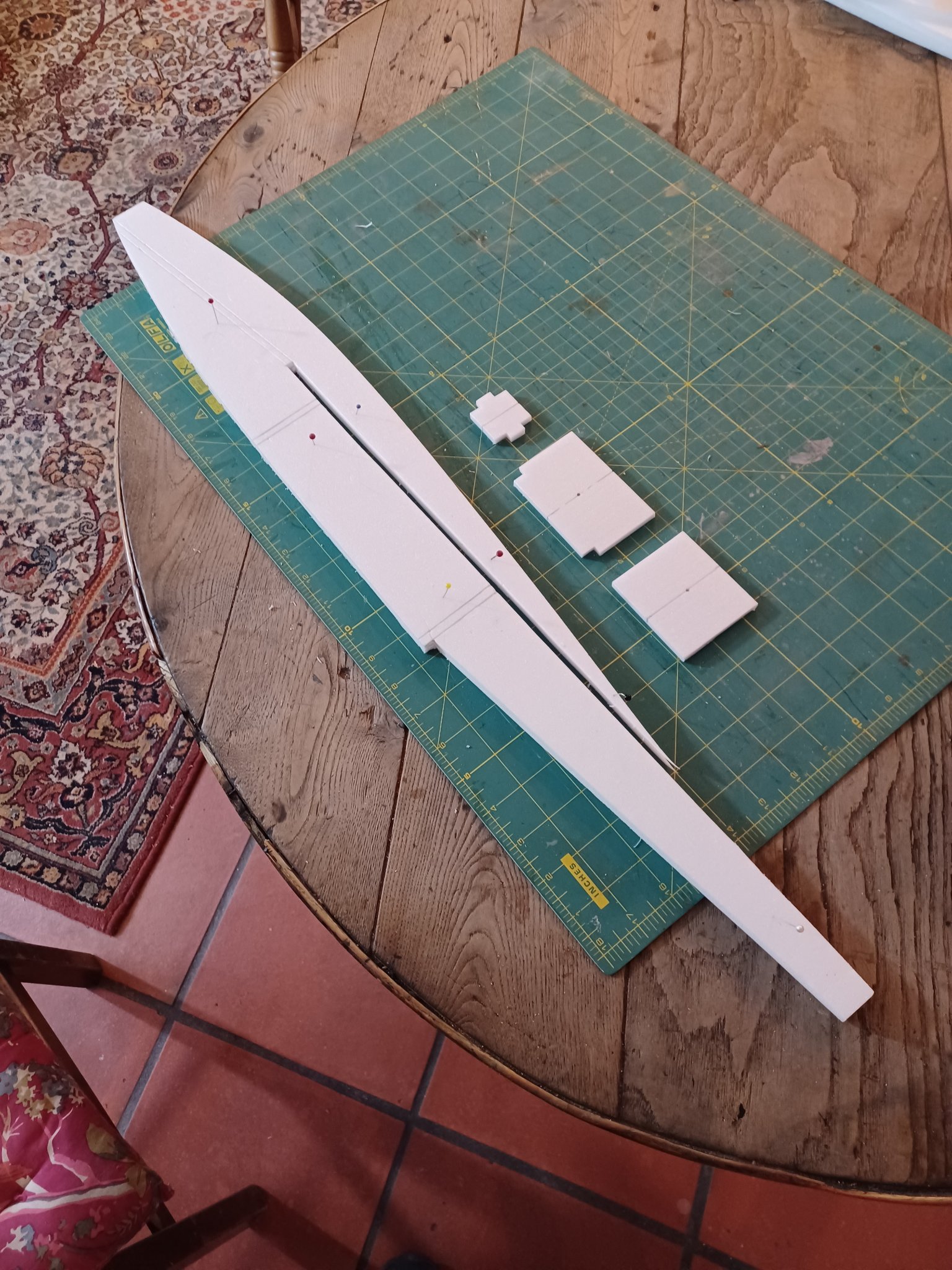 flancs fuselage taillés et poncés.jpg