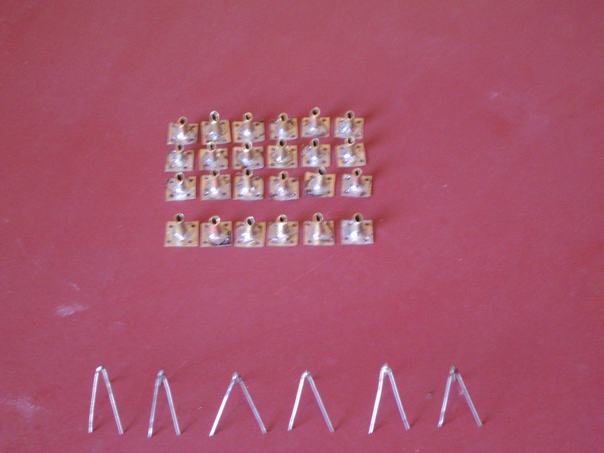 supports haubans et guignols.JPG