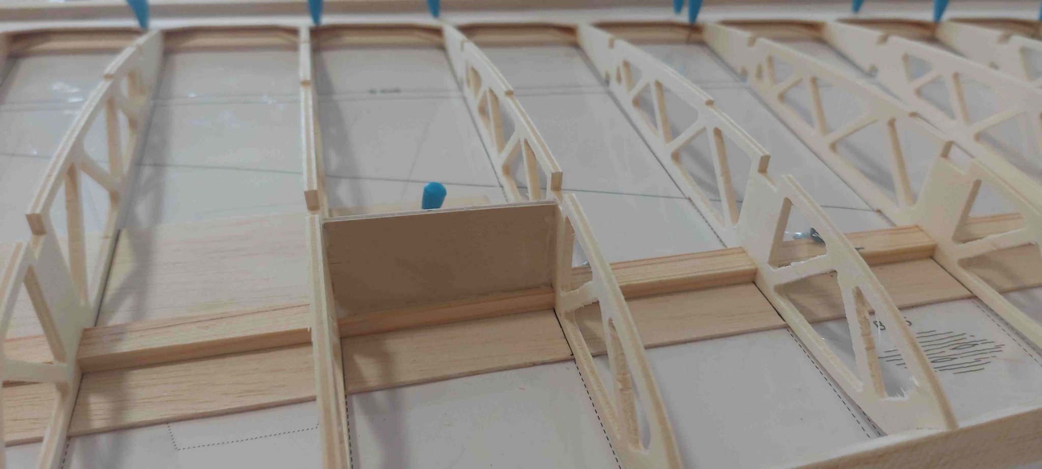 cloisons verticales longeron.jpg