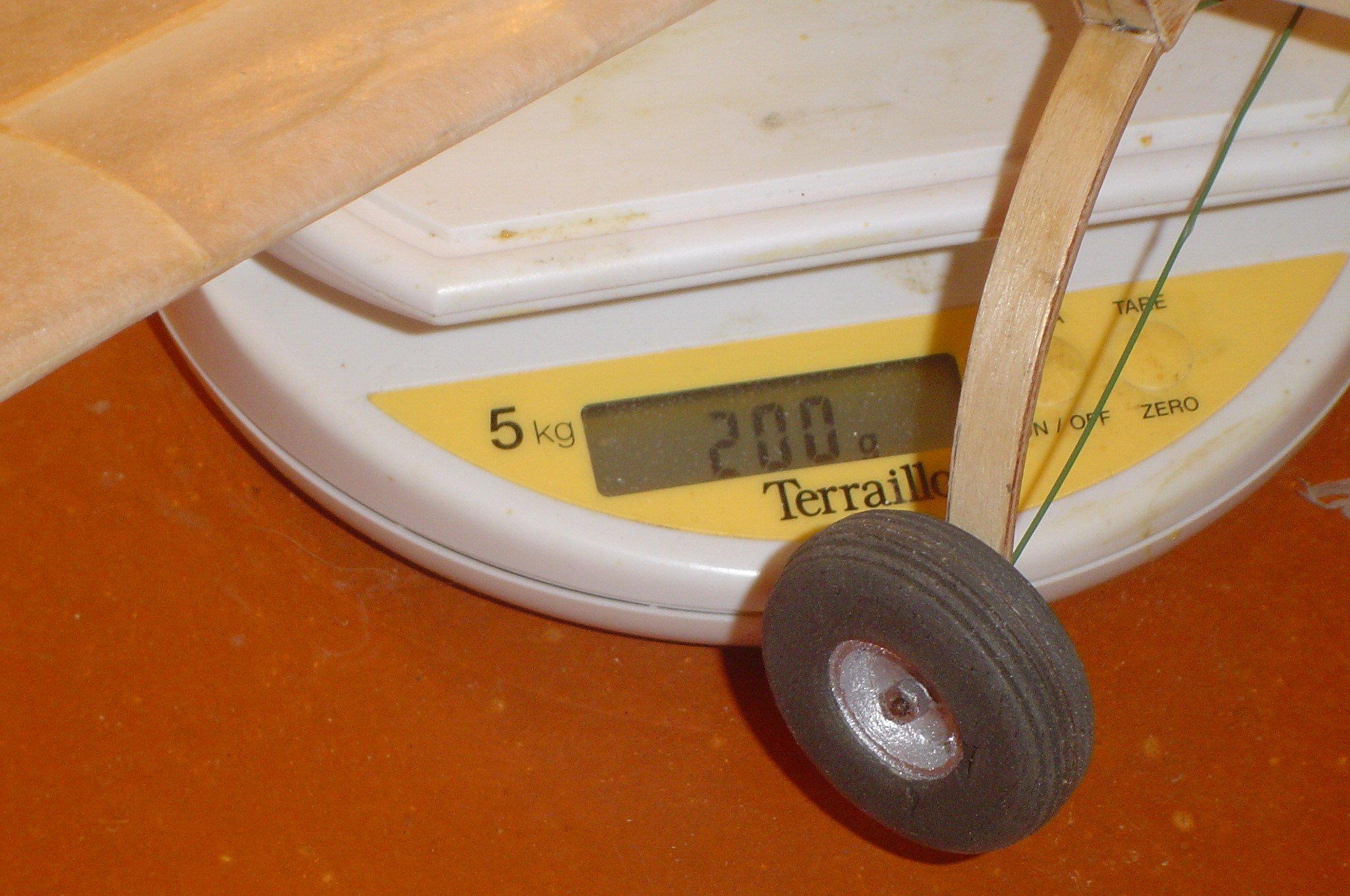 poids modele monté 2.JPG